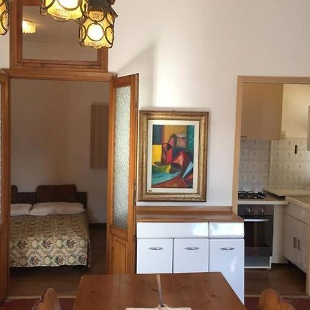 Nel Set Di Piccolo Mondo Antico Villa Viola Valsolda Luaran gambar