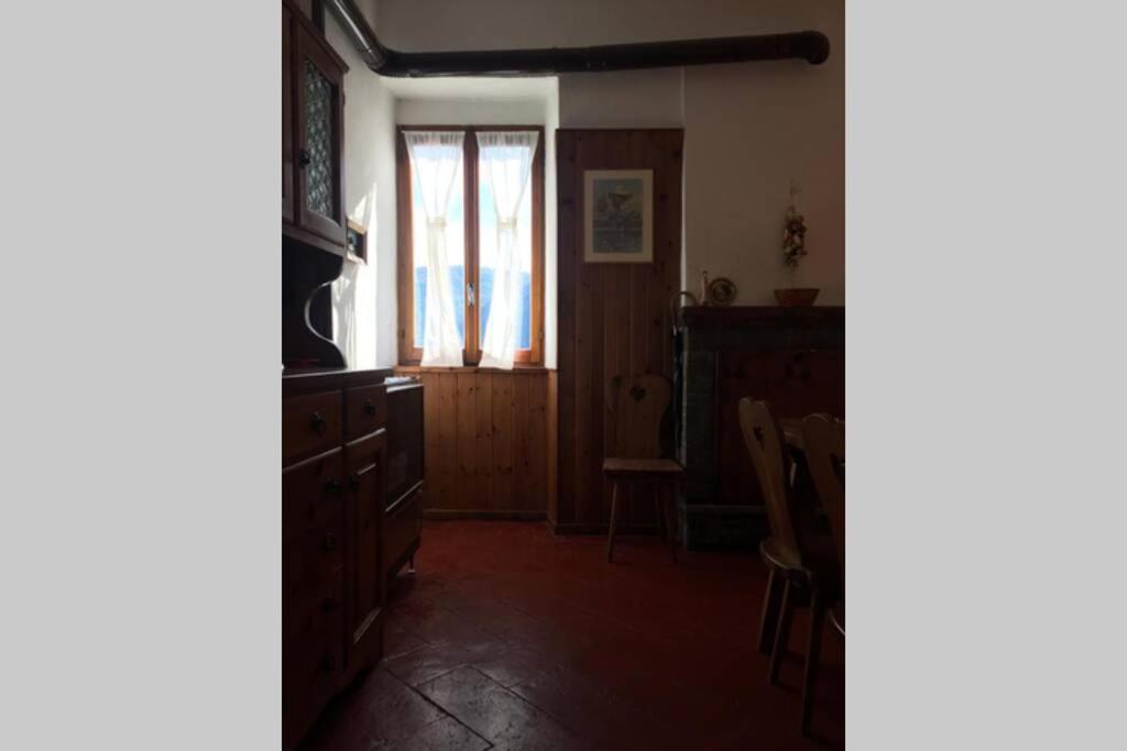 Nel Set Di Piccolo Mondo Antico Villa Viola Valsolda Luaran gambar