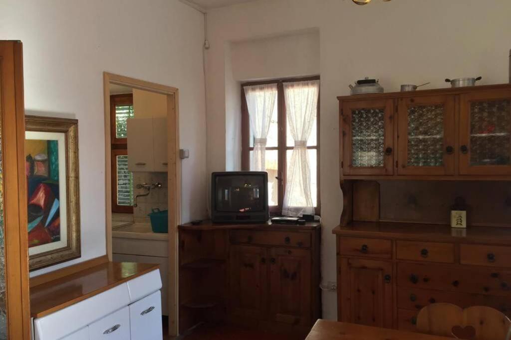 Nel Set Di Piccolo Mondo Antico Villa Viola Valsolda Luaran gambar
