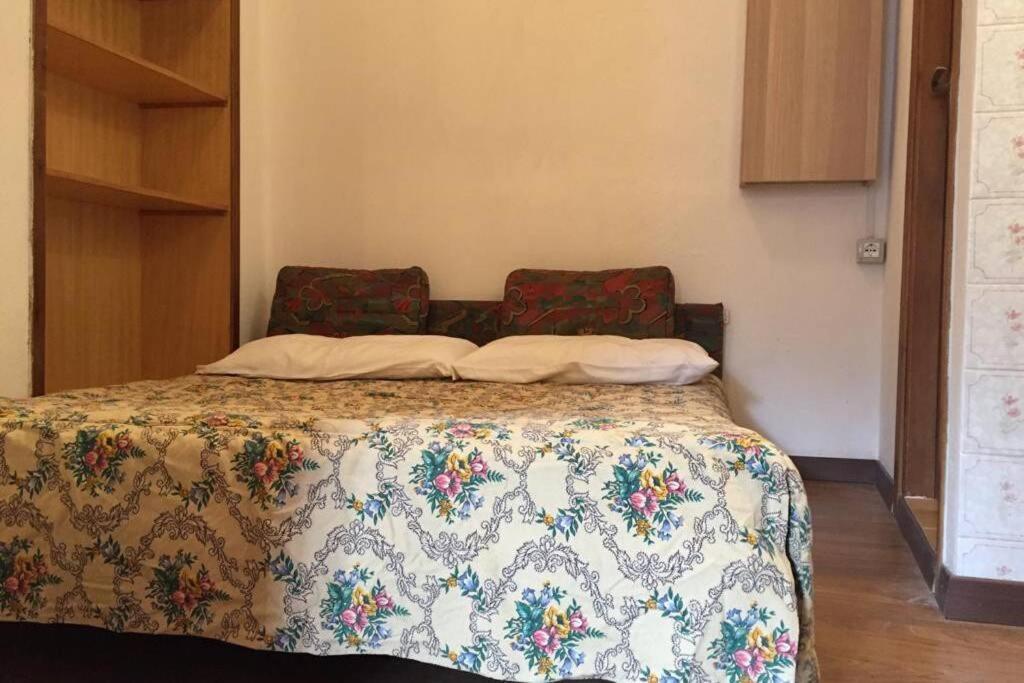 Nel Set Di Piccolo Mondo Antico Villa Viola Valsolda Luaran gambar