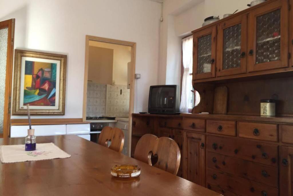 Nel Set Di Piccolo Mondo Antico Villa Viola Valsolda Luaran gambar