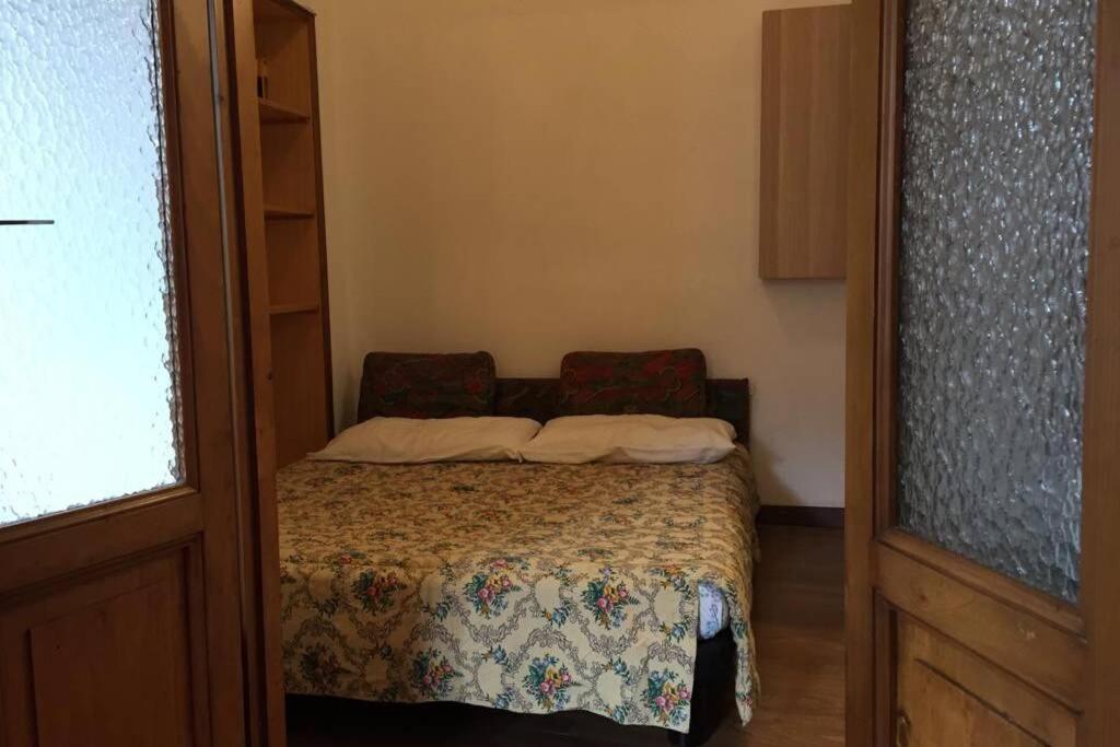 Nel Set Di Piccolo Mondo Antico Villa Viola Valsolda Luaran gambar