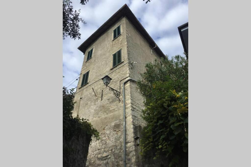 Nel Set Di Piccolo Mondo Antico Villa Viola Valsolda Luaran gambar