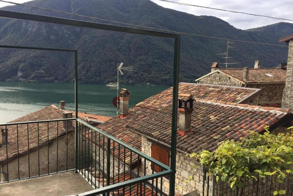 Nel Set Di Piccolo Mondo Antico Villa Viola Valsolda Luaran gambar