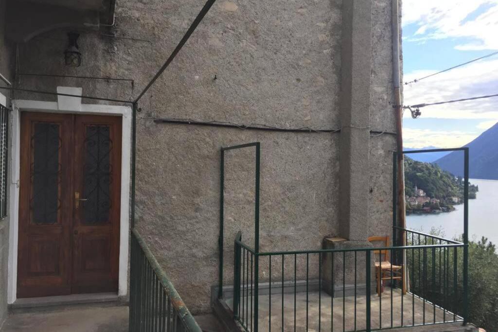 Nel Set Di Piccolo Mondo Antico Villa Viola Valsolda Luaran gambar